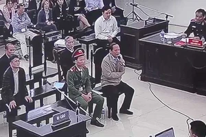 Clip: Ông Trương Minh Tuấn khai về việc nhận 200.000 USD 