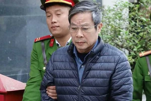 Video: Diễn biến tâm lý cựu bộ trưởng Bắc Son tại tòa