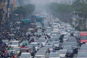 Tìm giải pháp giảm ô nhiễm ở Hà Nội và TP.HCM