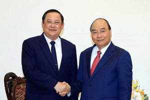 Thủ tướng Nguyễn Xuân Phúc tiếp Phó Thủ tướng Lào 