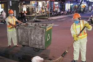 Sài Gòn thương lắm tiếng chổi đêm…