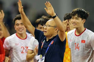 Thầy trò ông Park và tinh thần không đầu hàng