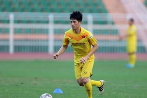 Vì sao HLV Park Hang-seo sớm loại Đình Trọng?