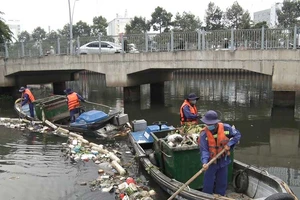 Điều ước của người vớt rác trên kênh Nhiêu Lộc - Thị Nghè