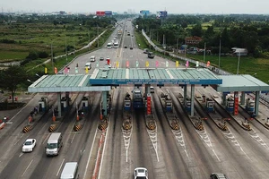 Cần thu phí trở lại cao tốc TP.HCM -Trung Lương