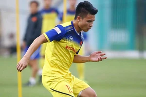 Đừng quá trông chờ vào Quang Hải