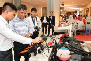 Đề xuất phương án ứng phó robot ‘cướp’ việc