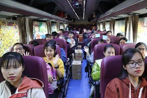 Chuyến xe miễn phí đưa hàng ngàn SV về quê đón tết