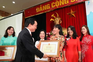 Bộ GD&ĐT tôn vinh 127 giáo viên mầm non tiêu biểu