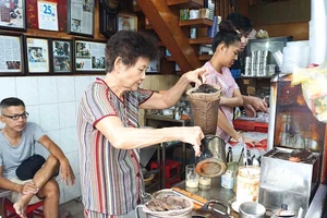 Xì tai không giống ai của cà phê Sì Phố