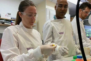 Thế giới chạy đua tìm giải pháp cho dịch Corona