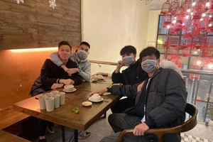 Cầu thủ Việt Nam khoe ảnh ‘Ninja thời virus Corona’