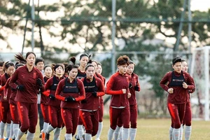 Bóng vẫn lăn ở châu Á giữa dịch virus Corona