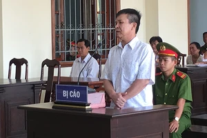 Bị cáo nói chỉ bán đất, không bán nhà