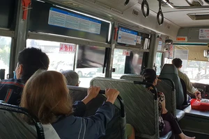 Xe buýt, taxi, xe công nghệ đìu hiu vì Corona