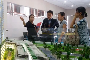 Sàn giao dịch BĐS điêu đứng vì tác động kép