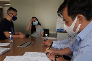 Trắng đêm đón người cách ly