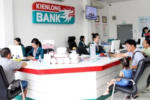 Dịch COVID-19: Doanh nghiệp sốt ruột chờ ngân hàng giải cứu