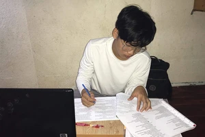 Nghỉ học kéo dài, các trường xoay xở vượt khó