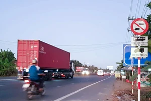 Tiền Giang lên tiếng về việc cấm xe qua Cai Lậy
