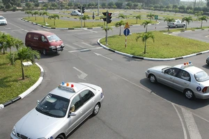 Thực hư việc tăng phí ‘khủng’ khi học, thi bằng lái xe