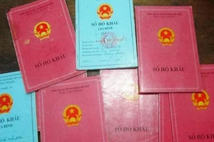 Đằng sau việc bỏ sổ hộ khẩu