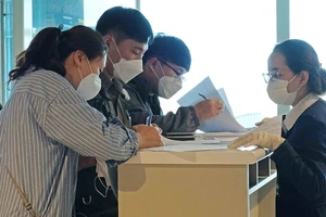 Thủ tướng: Kiên quyết cách ly người từ vùng dịch