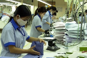 Dệt may xoay xở tìm nguyên liệu sản xuất