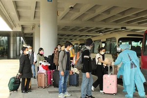 Dịch COVID-19: Kiên quyết cách ly để tránh vấp sai lầm