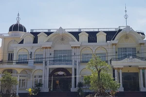 Thẩm phán công nhận thỏa thuận với chữ ký giả