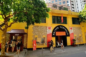 Nhiều di tích ở Hà Nội tạm dừng đón khách 