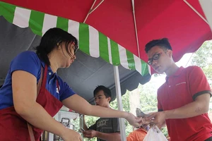 Thí điểm phố hàng rong: Cần làm bài bản rồi nhân rộng