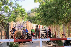 100 chiến sĩ dồn sức chống dịch tại Văn Lâm 3