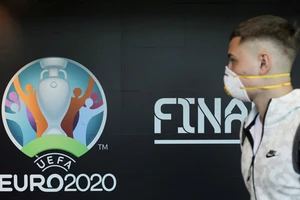 Bóng đá thế giới thiệt hại nặng nề