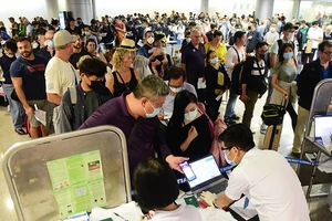 COVID-19: TP.HCM chủ động kịch bản 17.000 người nhập cảnh