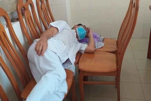 Nước mắt của những blouse trắng trong mùa dịch COVID-19