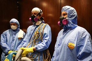 Thành ổ COVID-19 thứ ba thế giới, Mỹ phải đổi chiến lược