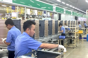 COVID-19: Doanh nghiệp cần được giảm lãi suất, hoãn thuế