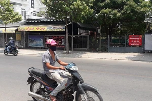 Chấp nhận đóng cửa quán để dịch COVID-19 không lây lan