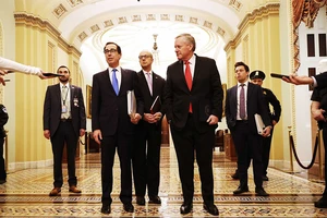 Chống COVID-19: Các nước tung gói cứu trợ khổng lồ