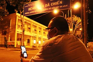 Những chiến binh blouse trắng ở tuyến đầu chống dịch