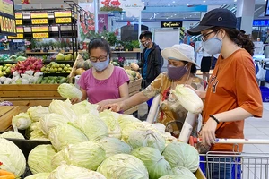 Lương thực, hàng hóa luôn đủ cho dân trong dịch COVID-19