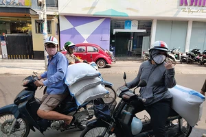 Họ đã giúp người nghèo vượt qua mùa dịch