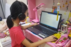 Học trực tuyến ở tiểu học: Mỗi trường mỗi kiểu