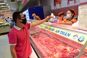 Lý do khiến giá thịt heo chỉ rẻ trên… tivi