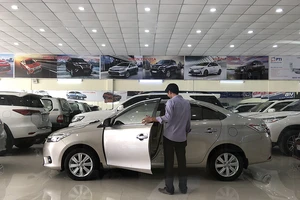 Hàng loạt nhà máy đóng cửa, giá ô tô giảm 350 triệu vẫn ế