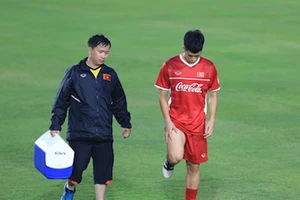 Lợi, hại từ việc AFC hoãn vòng loại World Cup