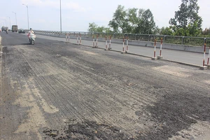 Phân luồng giao thông 1 chiều qua cầu Rạch Miễu