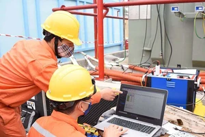 Chính phủ đồng ý giảm 10% tiền điện cho doanh nghiệp