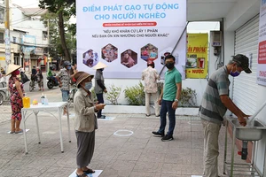 Nhiều nơi thực hiện nghiêm cách ly xã hội